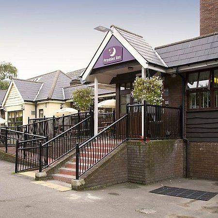 Premier Inn Epsom South Exterior photo