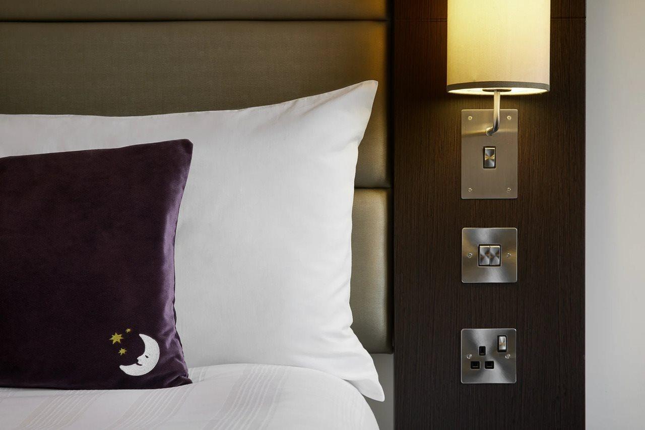 Premier Inn Epsom South Exterior photo