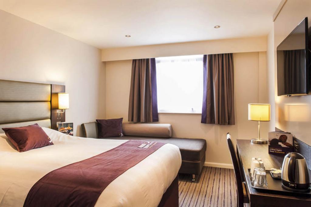 Premier Inn Epsom South Room photo