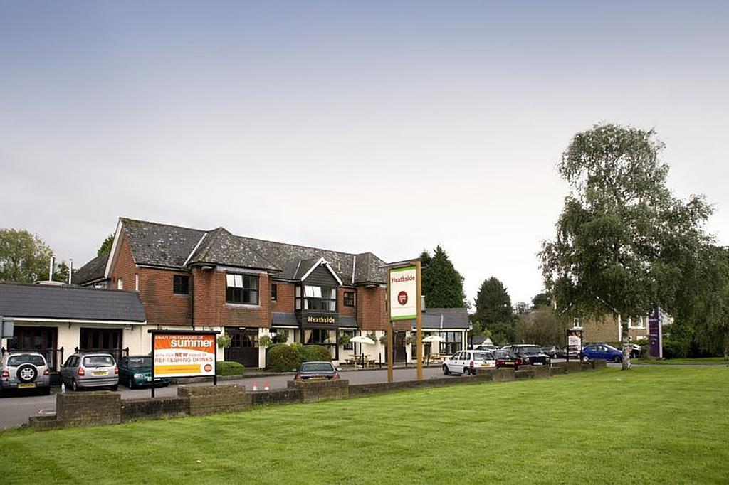Premier Inn Epsom South Exterior photo